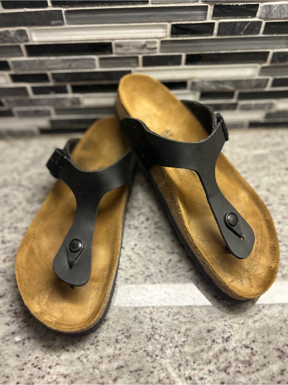 Birkenstock womens Black Gizeh Sandals size 10, mens size 8 - Picture 2 of 8